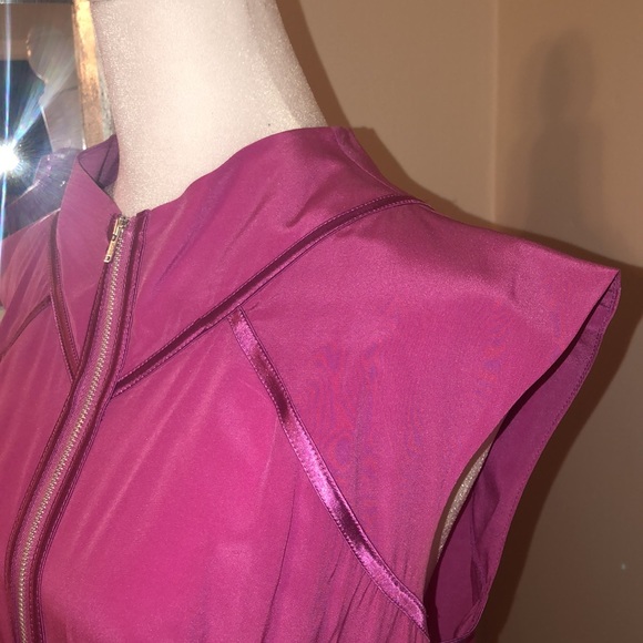 Beautiful purple/pink dress with pleating details in the front and back. - Picture 2 of 8